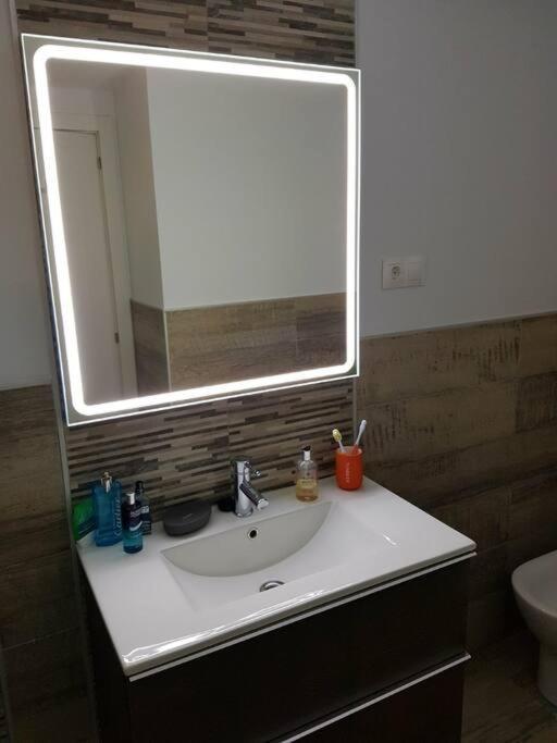 Beautiful Apartment In La Carihuela, Torremolinos Zewnętrze zdjęcie