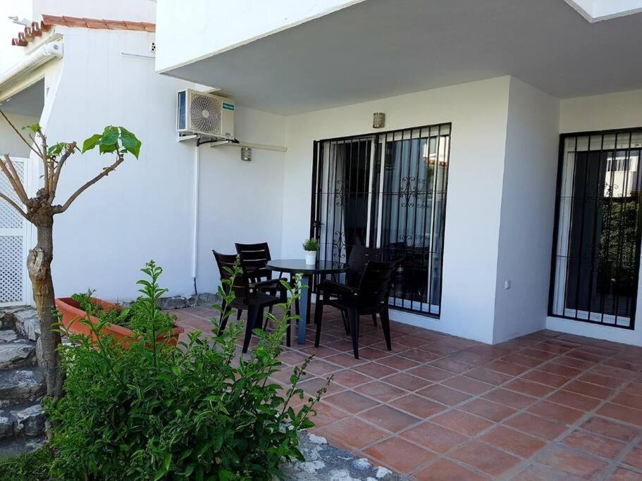 Beautiful Apartment In La Carihuela, Torremolinos Zewnętrze zdjęcie
