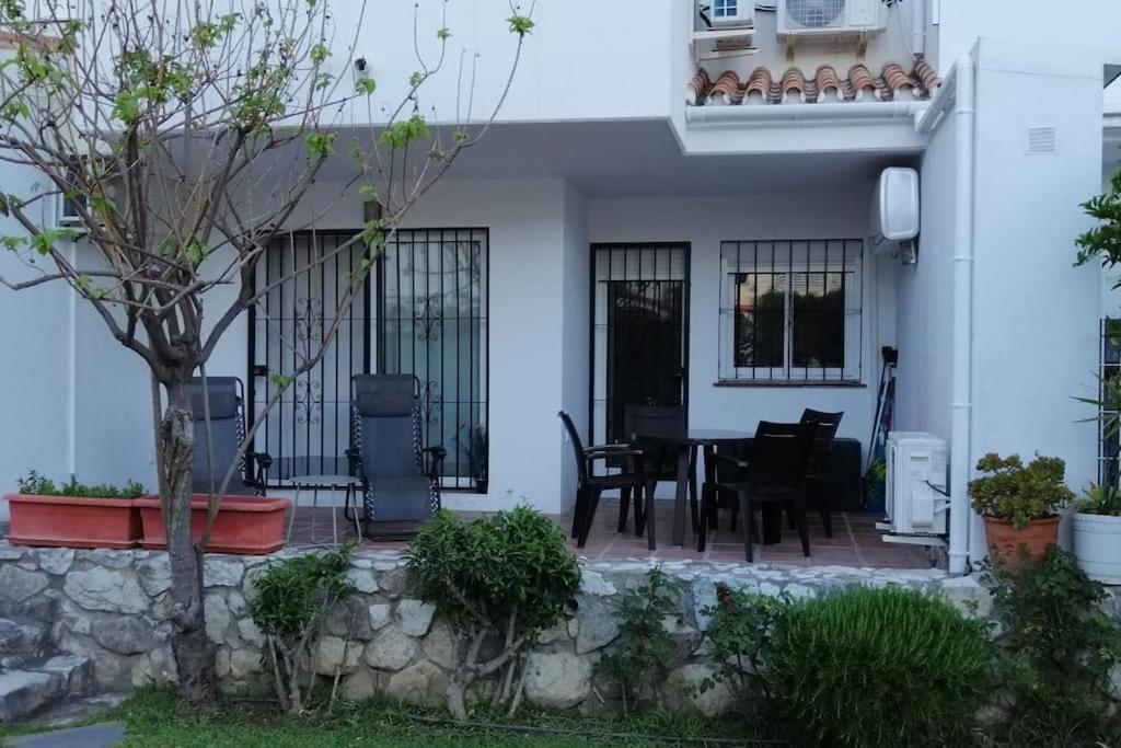 Beautiful Apartment In La Carihuela, Torremolinos Zewnętrze zdjęcie